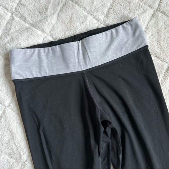 Victoria's Secret PINK | Black & Gray Reversible Ultimate Leggings | Size Small - Picture 3 of 15